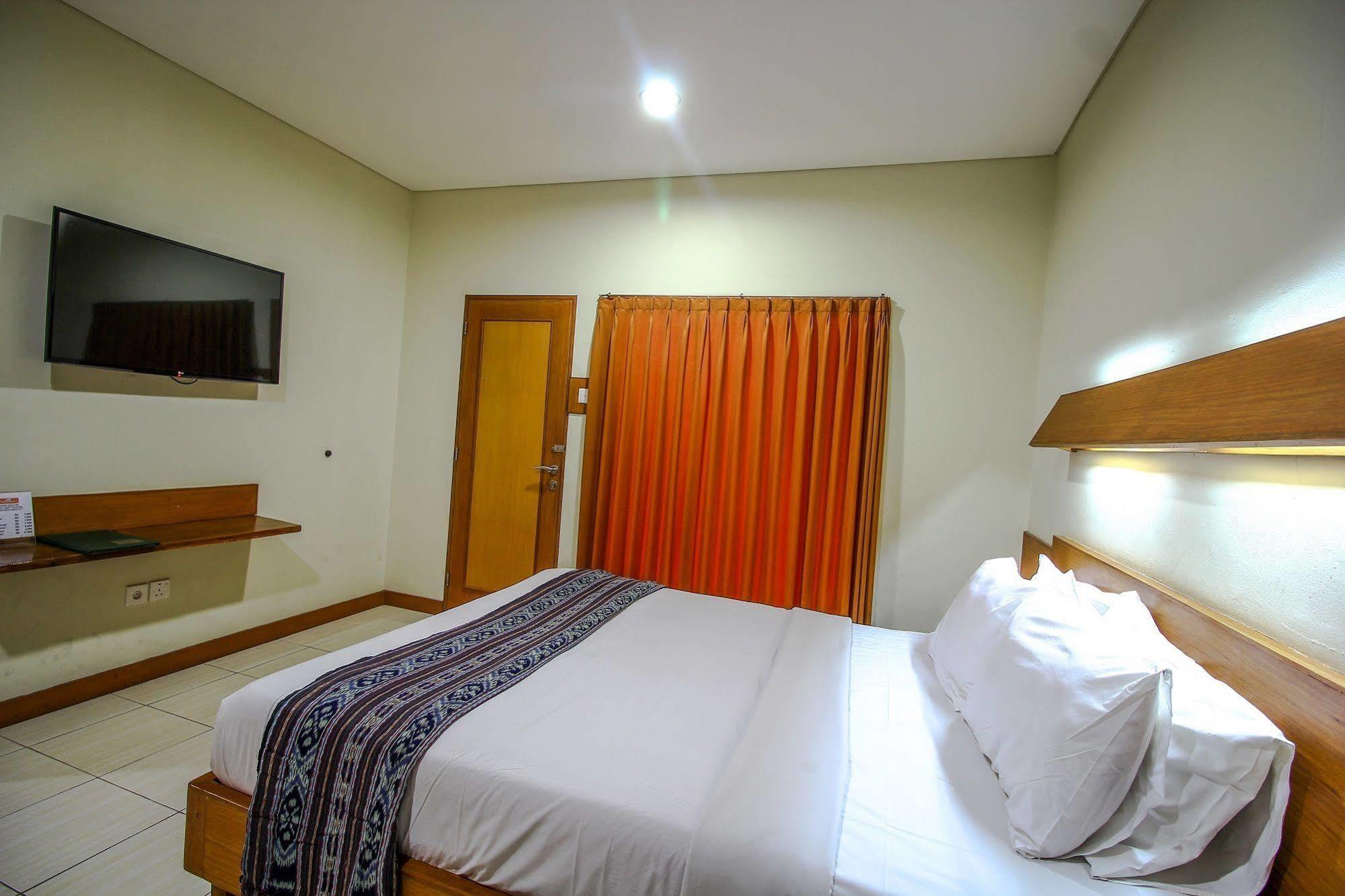 Paradiso Beach Inn Kuta  Exterior photo